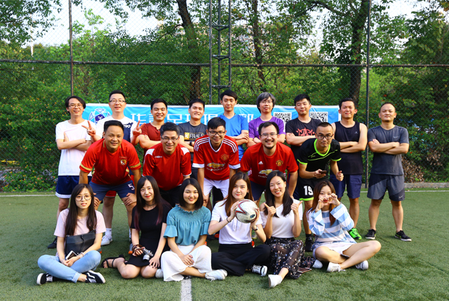 1535091137218379.jpg 足球1.jpg