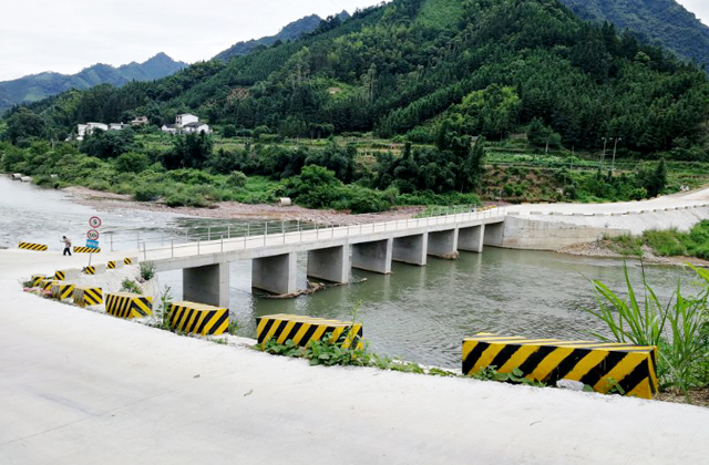 1537408234288398.jpg G4-1-1(大)便道修建后全貌.jpg