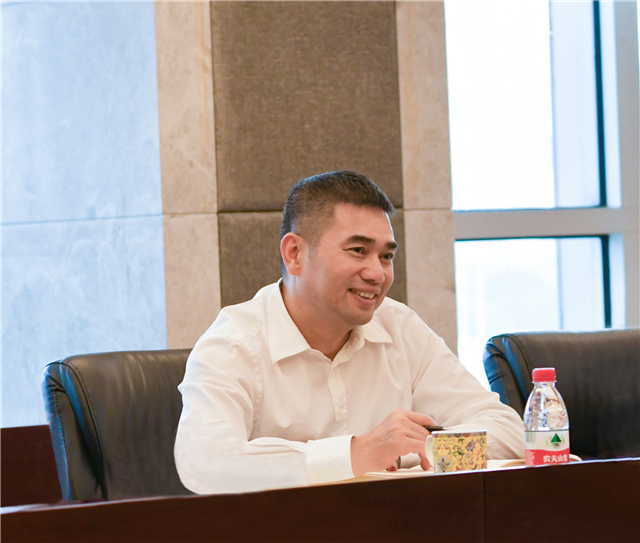 1594954871344594.jpg 主席1.jpg