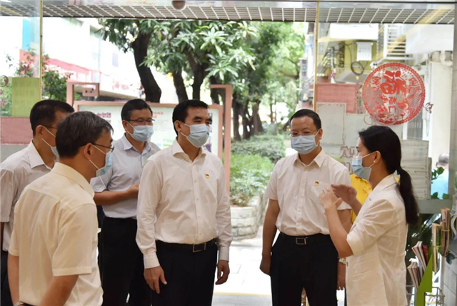 1596772893217354.jpg 石奇珠(左四)调研广州东湖西孝慈轩.webp.jpg