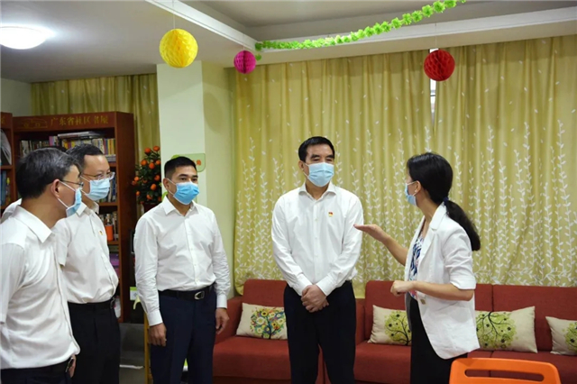 1596772978899827.jpg 石奇珠走访了广州东湖西孝慈轩、社区护理站、长者饭堂、日间照料中心.webp.jpg